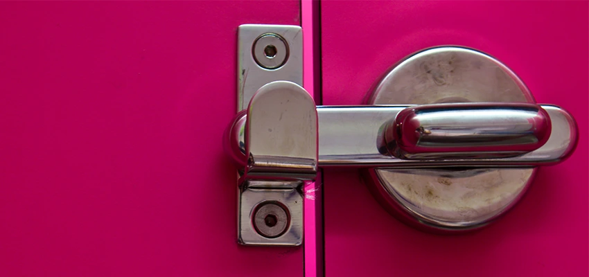 Childproof Gate Lock in Round Lake Beach, Illinois