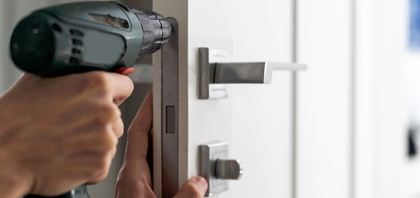 Locksmith For Lock Replacement Near Me in Round Lake Beach, IL